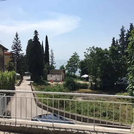 Christina Апартаменты *